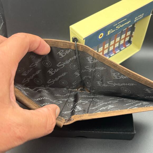 Ben Sherman Embossed Mens Brown Genuine Leather Bifold Wallet NIB - Picture 5 of 14